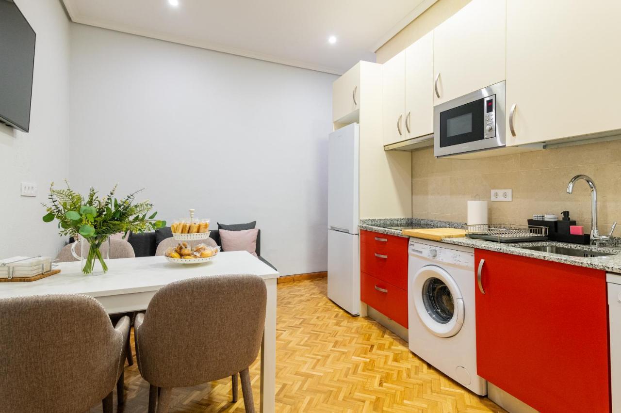 Apartamento Centrico Con 3 Banos En Puerta Del Sol Y Atocha