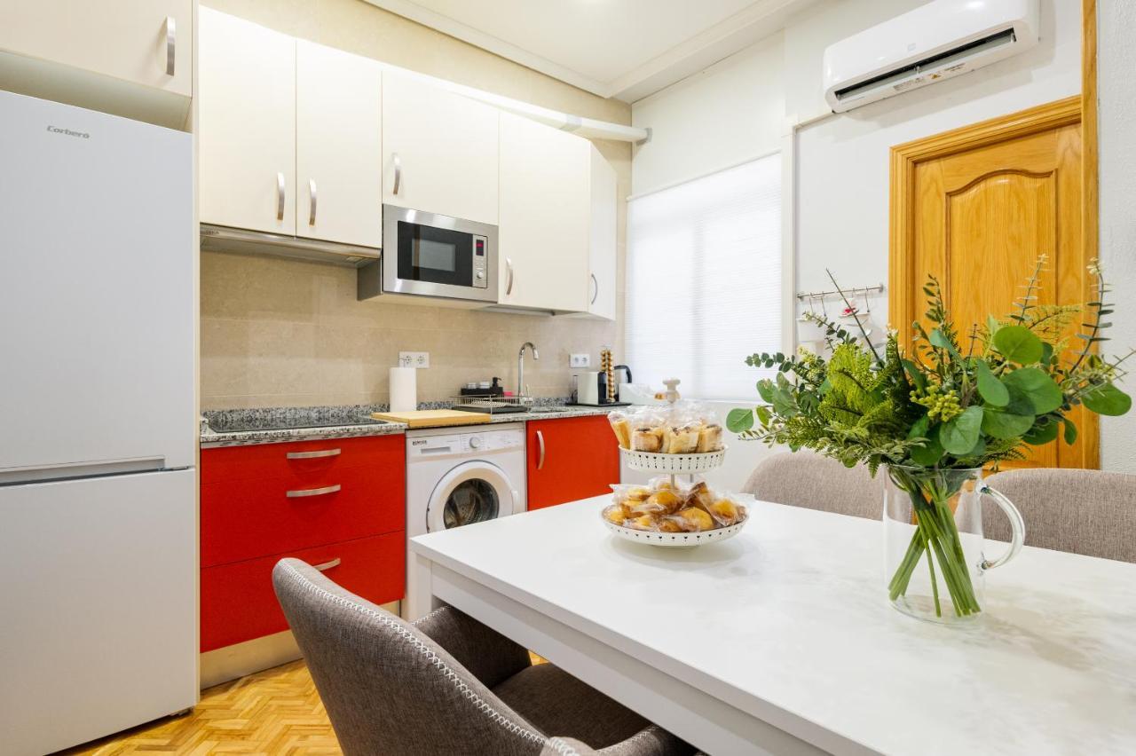 Apartamento Centrico Con 3 Banos En Puerta Del Sol Y Atocha Madri